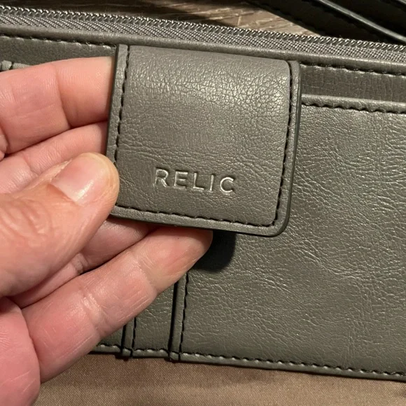 Relic wallet/wristlet - Picture 4 of 10